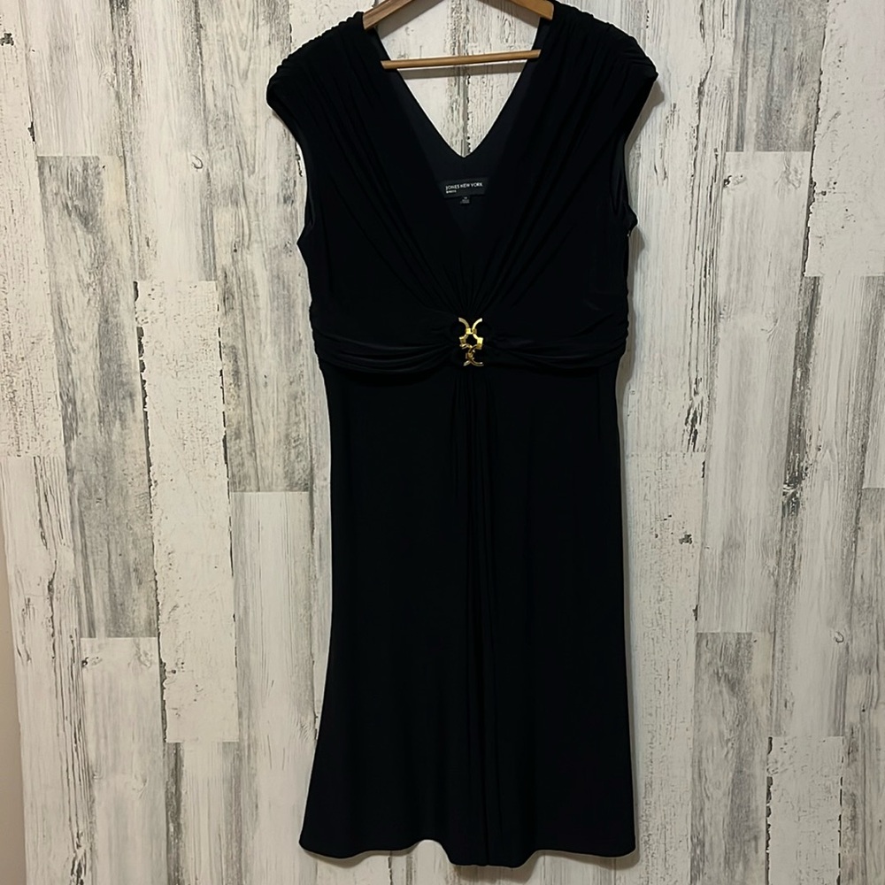 LL10 All black semi formal classy dress gold belt detail stretch size 14…